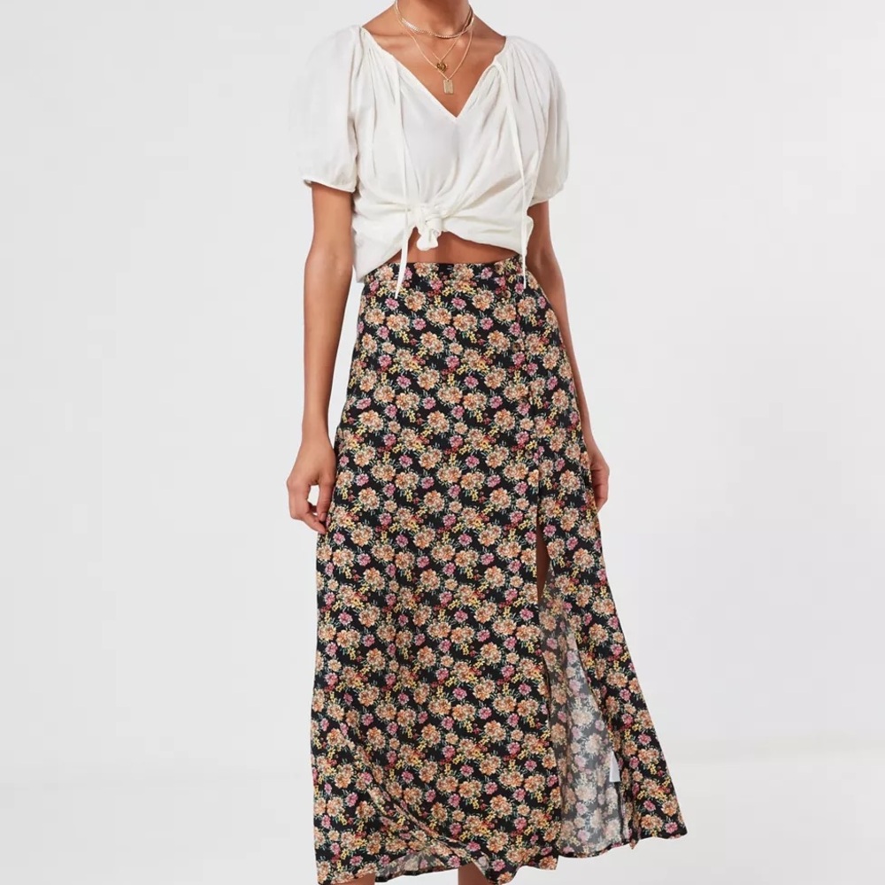 Urban Outfitters🌸Talula Floral Button-Down Maxi Skirt